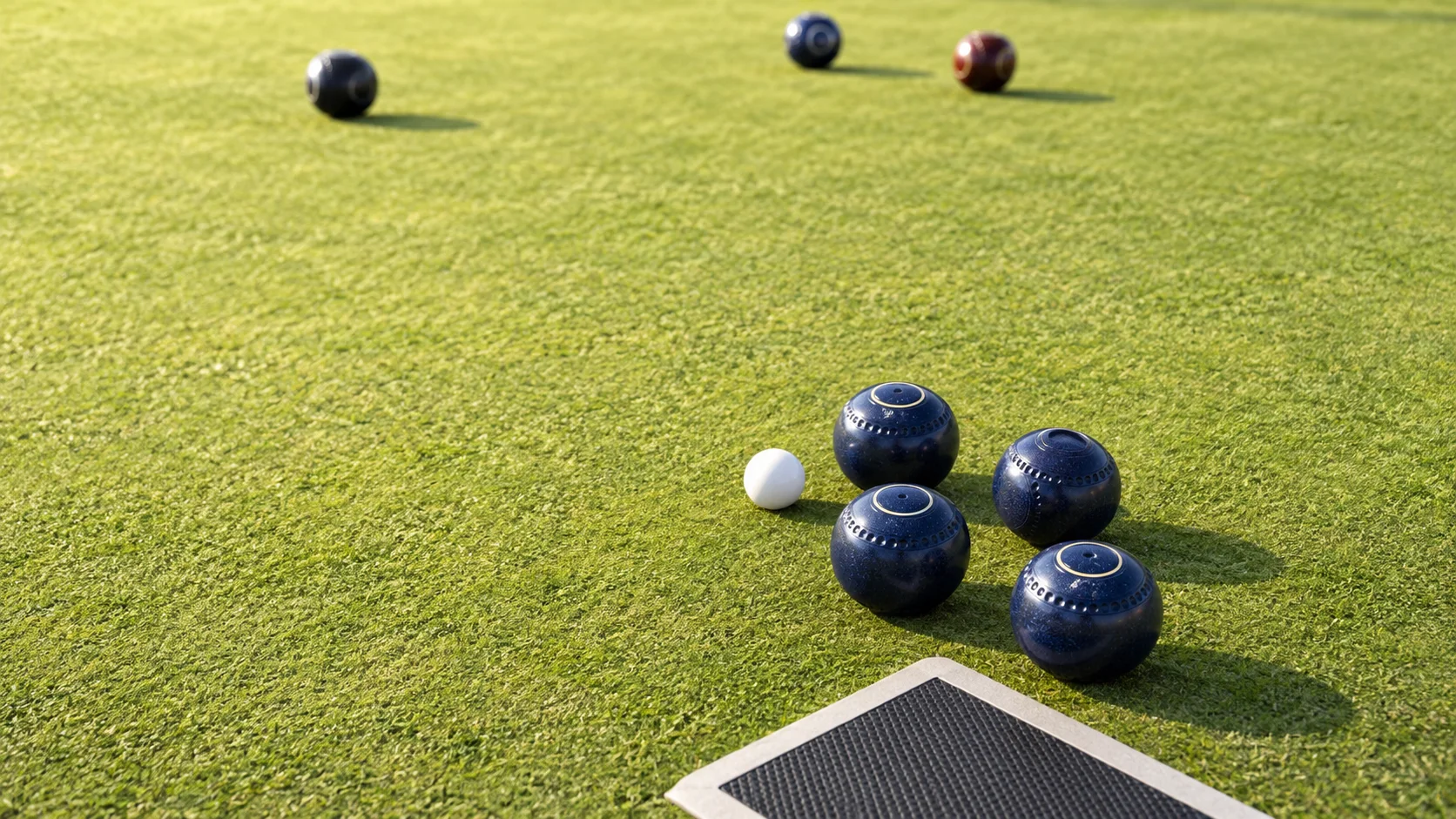 How Many Bowls Does Each Player Use? Singles to Fours Explained